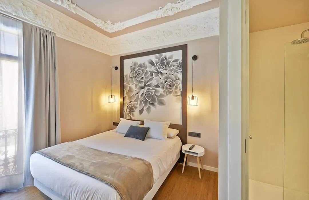 Hostal Central Barcelona-1