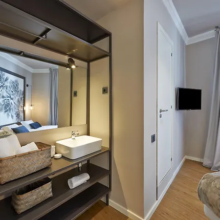 Hostal Central Barcelona-3